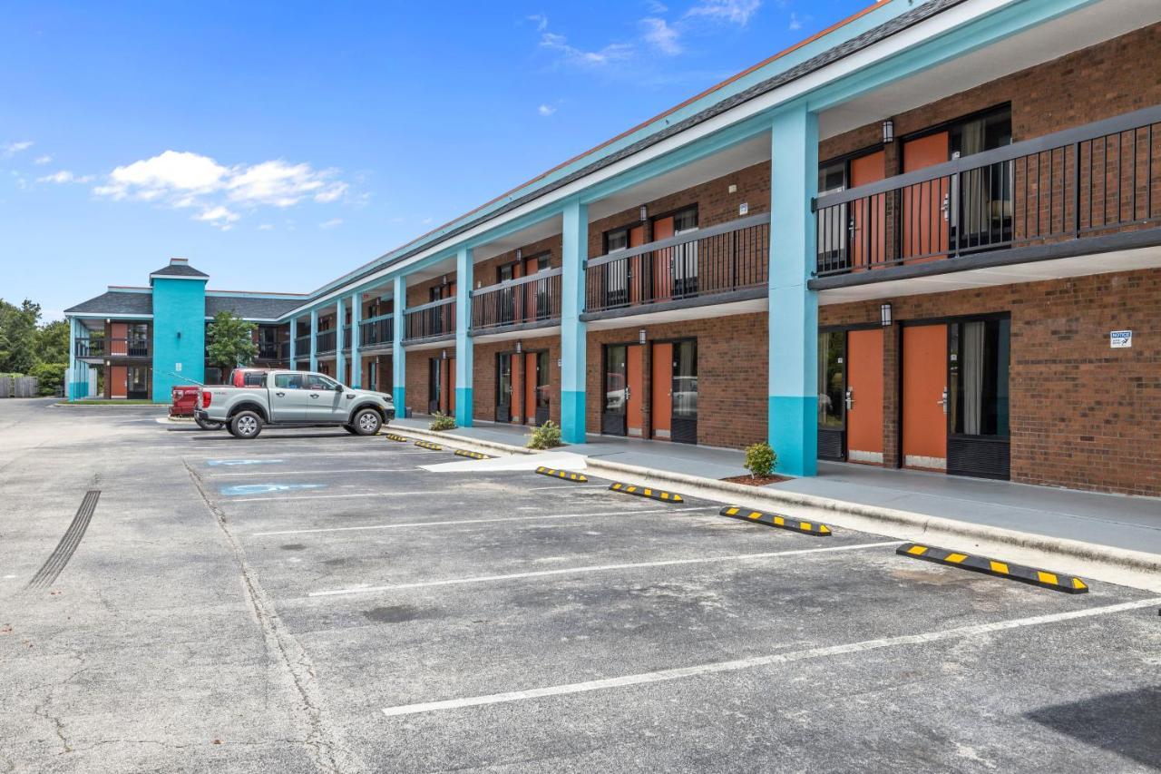 Garnet Inn & Suites, Morehead City Near Atlantic Beach Exterior photo
